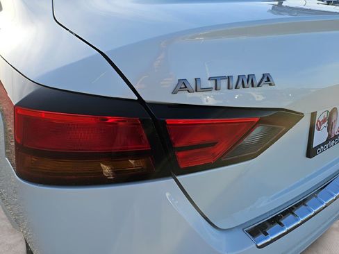 Used 2023 Nissan Altima 2.5 SV w/ SV Premium Package image 9