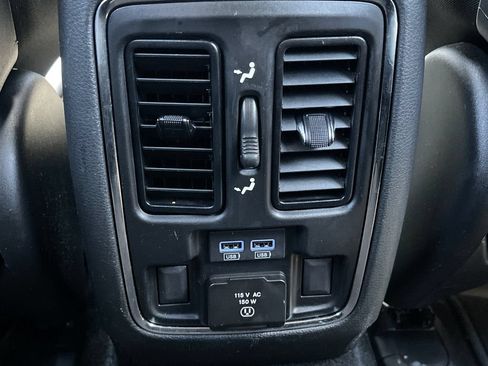 Used 2021 Jeep Grand Cherokee Limited AWD/4WD image 30