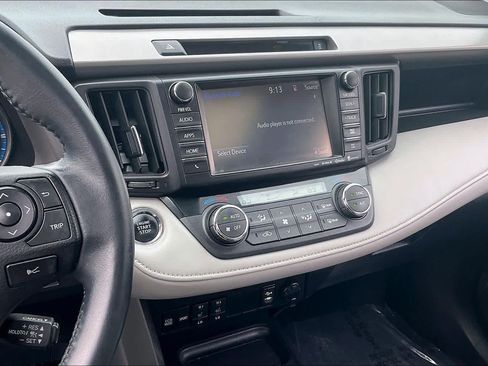 Used 2016 Toyota RAV4 Limited AWD/4WD image 11