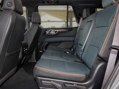 Used 2025 GMC Yukon AT4 AWD/4WD image 15