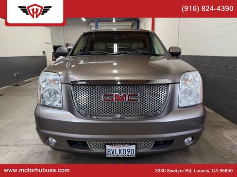 Used 2011 GMC Yukon Denali image 12