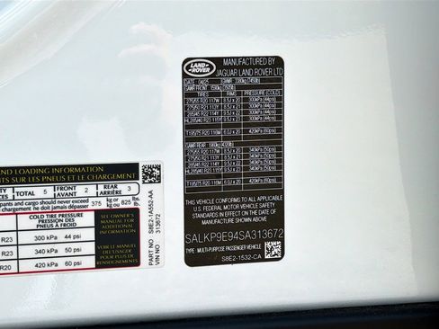 Used 2025 Land Rover Range Rover SE AWD/4WD image 46