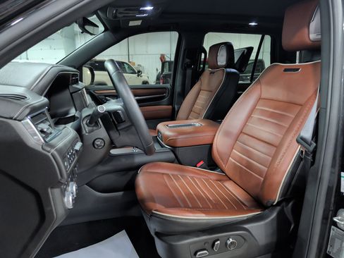 Used 2023 GMC Yukon Denali Ultimate image 7