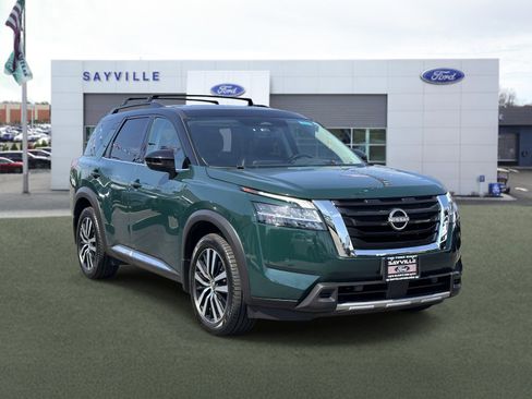 Used 2023 Nissan Pathfinder Platinum AWD/4WD image 6