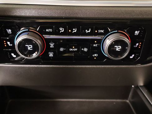 Used 2022 Chevrolet Silverado 1500 High Country w/ High Country Premium Package AWD/4WD image 7