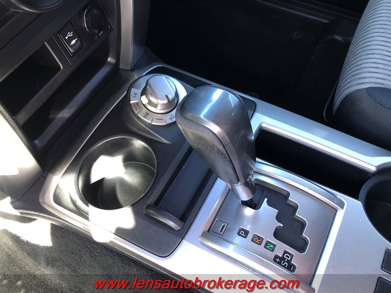 Used 2015 Toyota 4Runner SR5 AWD/4WD image 17