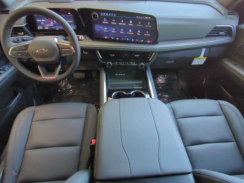 New 2026 Chevrolet Suburban Z71 w/ Comfort Package AWD/4WD image 13