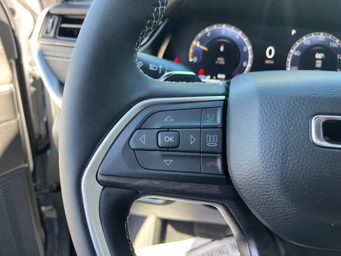 New 2026 Jeep Grand Cherokee Altitude AWD/4WD image 17