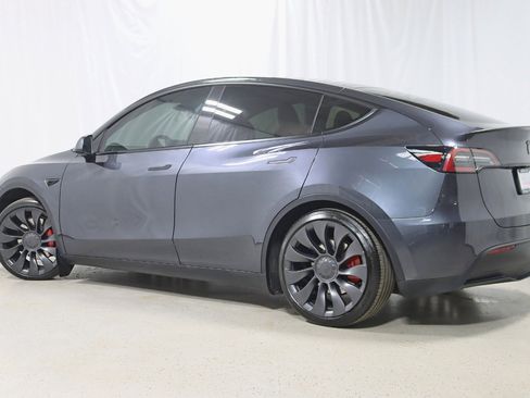 Used 2025 Tesla Model Y Performance image 9