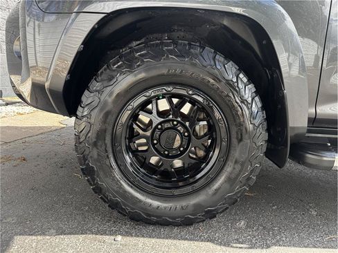 Used 2018 Toyota 4Runner SR5 Premium AWD/4WD image 29