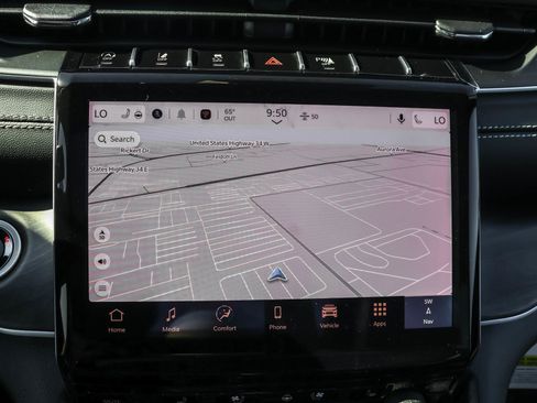 New 2025 Jeep Grand Cherokee Limited w/ Luxury Tech Group II image 20