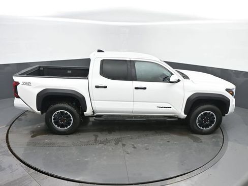 Used 2025 Toyota Tacoma TRD Off-Road image 43