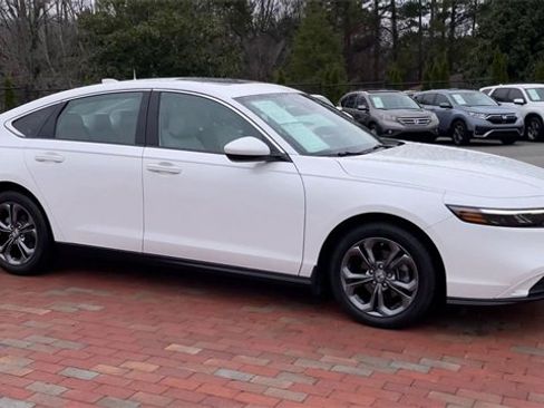 Certified 2023 Honda Accord EX image 4