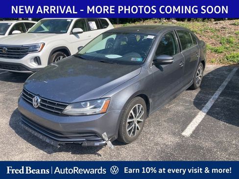 Used 2018 Volkswagen Jetta SE FWD image 3