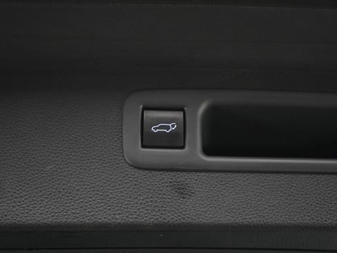 Used 2022 Toyota Highlander XSE image 18