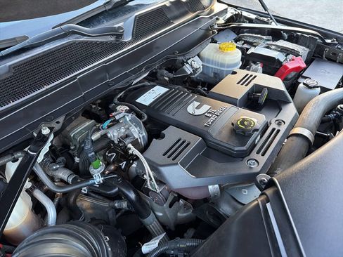 Used 2020 RAM 3500 Laramie w/ Night Edition image 17