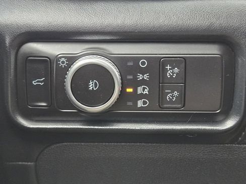 Used 2023 Ford Explorer Platinum w/ Technology Package RWD image 21