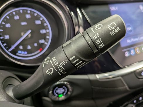 Used 2022 Buick Encore GX Essence w/ Advanced Technology Package image 18