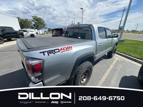 Used 2022 Toyota Tacoma TRD Off-Road AWD/4WD image 4