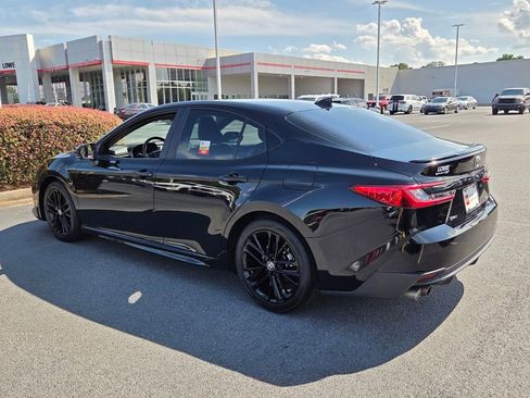 Used 2025 Toyota Camry SE FWD image 9