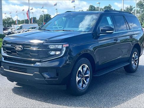 New 2027 Ford Expedition Active AWD/4WD image 2