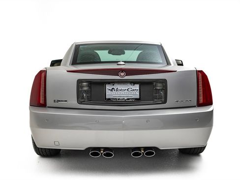 Used 2005 Cadillac XLR image 16