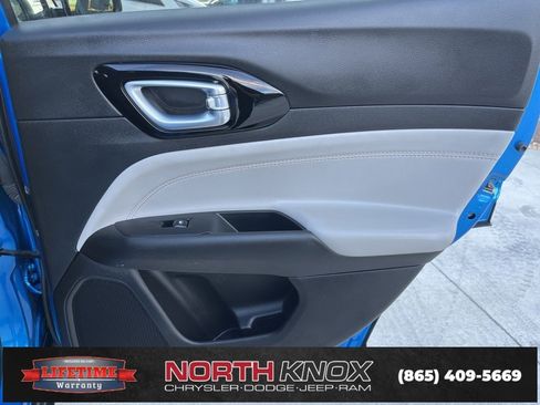 Used 2024 Jeep Compass Limited image 23