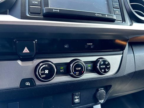 Used 2017 Toyota Tacoma SR5 image 33