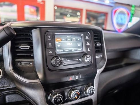 Used 2024 RAM 3500 Tradesman w/ Chrome Appearance Group image 25