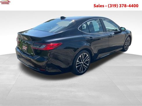 Certified 2025 Toyota Camry XLE FWD image 6