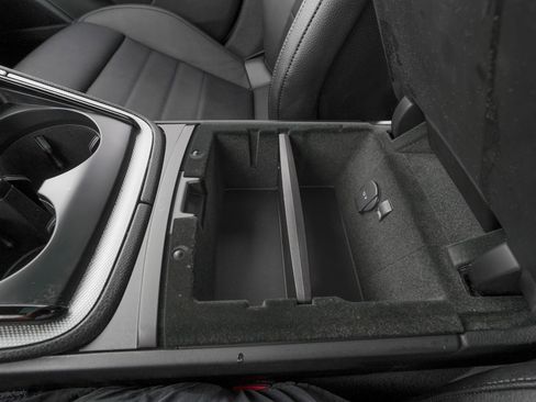 Used 2026 Porsche Panamera image 29