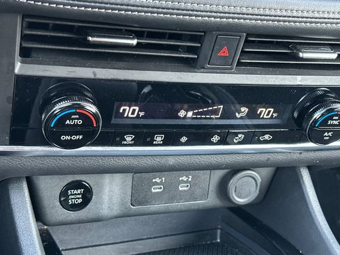 Used 2024 Nissan Rogue SV image 23