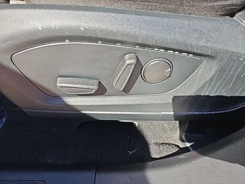 Used 2020 Ford Explorer XLT w/ Comfort Package image 27