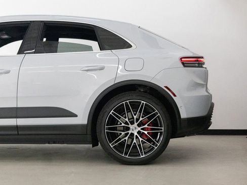 New 2025 Porsche Macan 4S Electric image 6