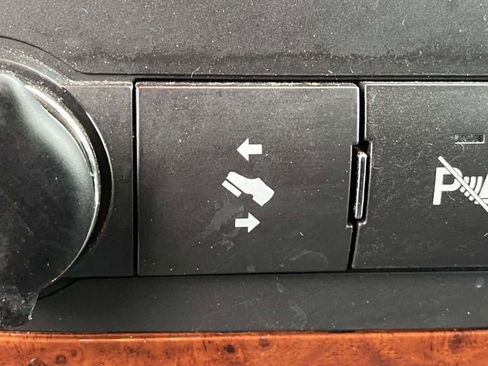 Used 2009 Chevrolet Avalanche LT w/ Convenience Package #1 image 26