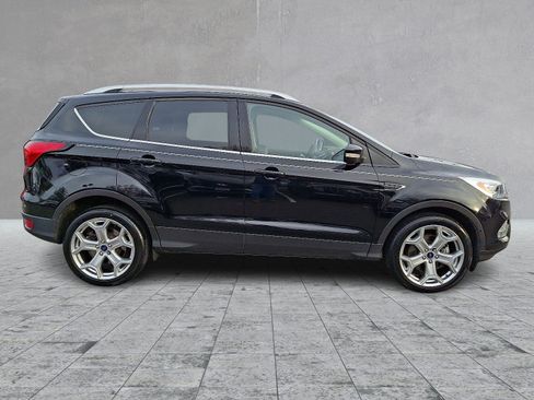 Used 2019 Ford Escape Titanium image 12