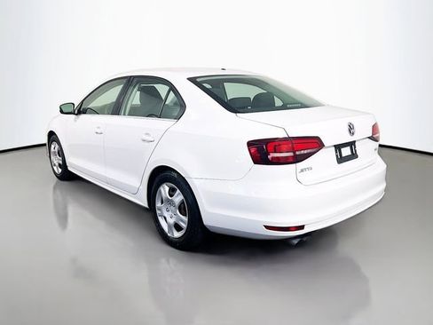 Used 2017 Volkswagen Jetta S image 6