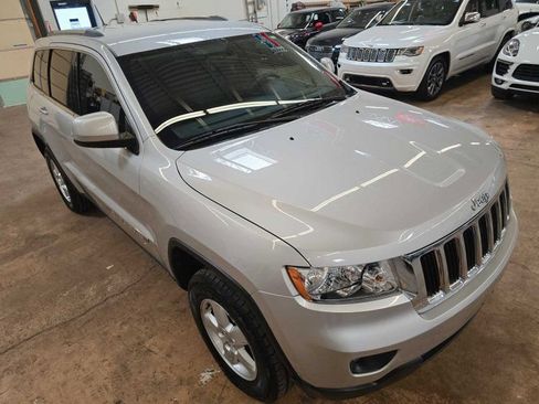 Used 2011 Jeep Grand Cherokee Laredo image 12