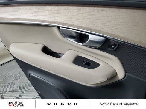 Used 2025 Volvo XC90 B6 Plus image 20