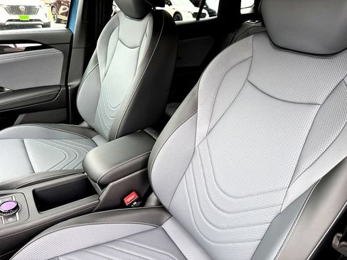 New 2026 Volkswagen Tiguan SE R-Line FWD image 11