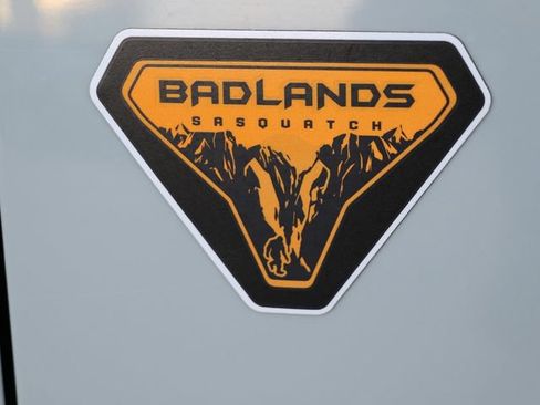 Used 2023 Ford Bronco Badlands AWD/4WD image 9
