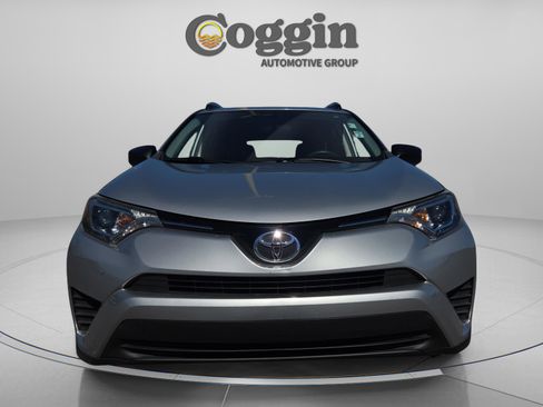 Used 2016 Toyota RAV4 LE image 9