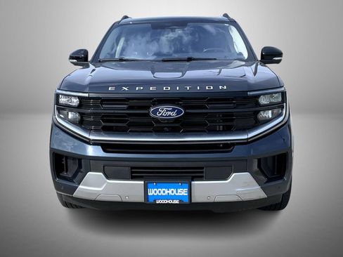 Used 2025 Ford Expedition Max Platinum AWD/4WD image 2