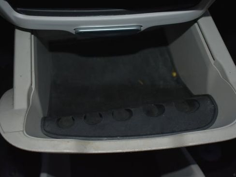 Used 2020 Chrysler Voyager L image 27