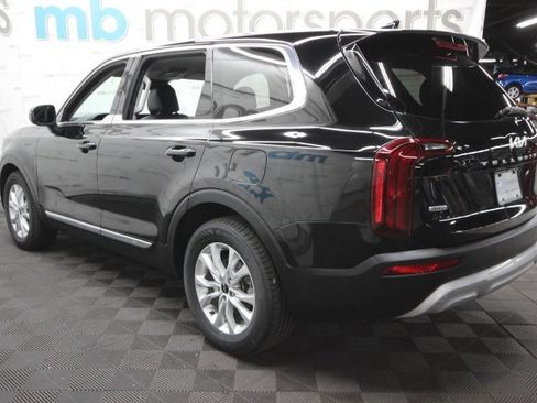 Used 2022 Kia Telluride LX image 3