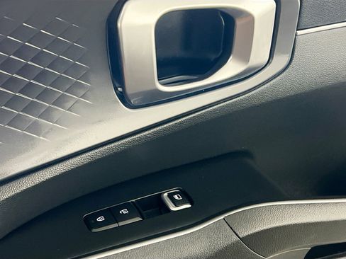 Used 2023 Kia Sorento LX FWD image 31