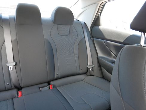 Certified 2026 Hyundai Elantra SE FWD image 14