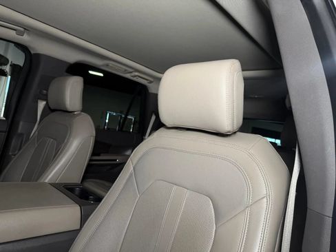 Used 2018 Ford Expedition Limited w/ Equipment Group 301A AWD/4WD image 33