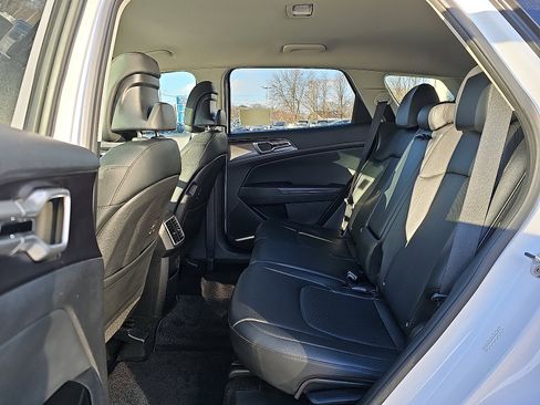 Used 2023 Kia Sportage EX image 10