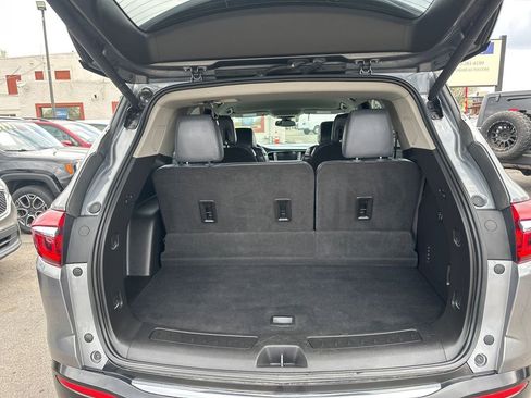 Used 2018 Buick Enclave Premium AWD/4WD image 23